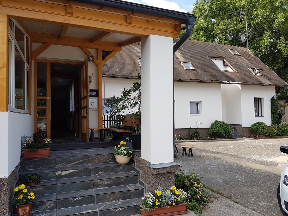 Penzion Eden Turnov Bagian luar foto